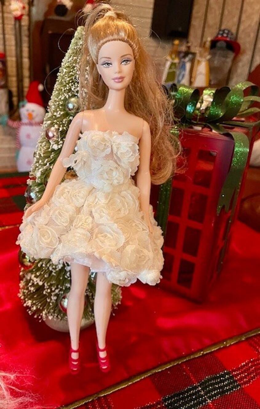 Vintage 1991 Barbie Mattel Indonesia With Shoes &3D Dress